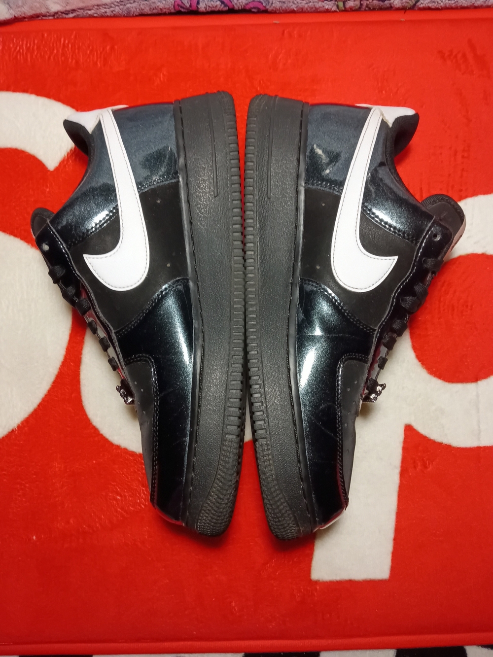 Up for sale is a sharp pair of Nike Air Force 1 Low '07 LV8